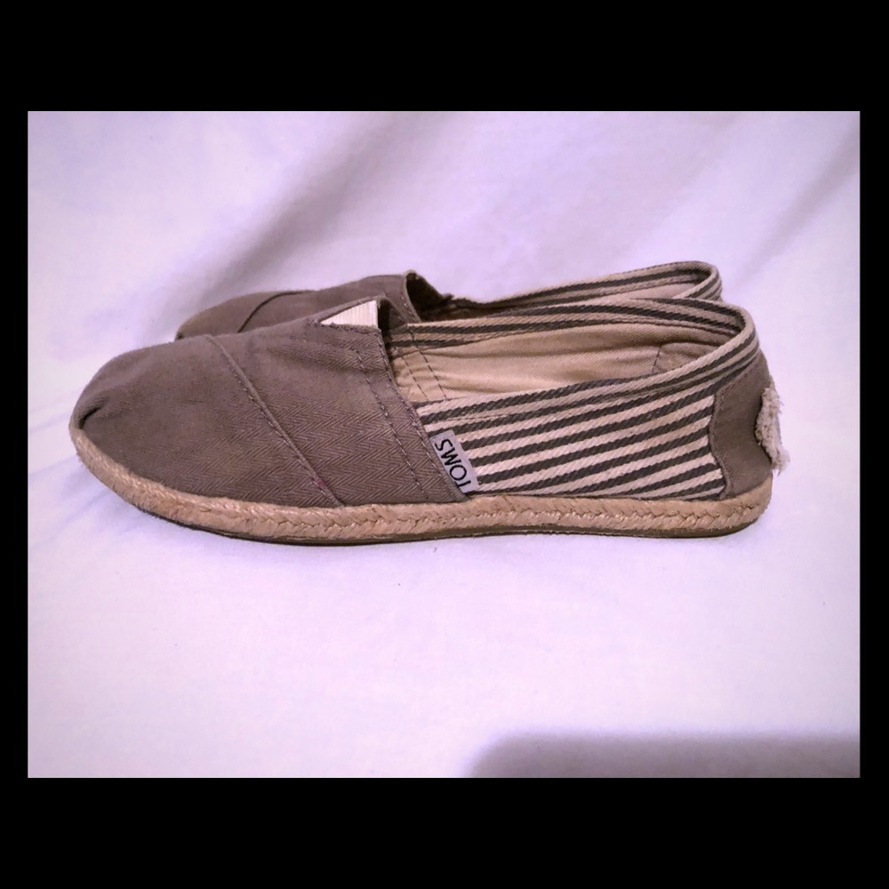 Toms Womens Tan Stripped Canvas Slip-On Shoe